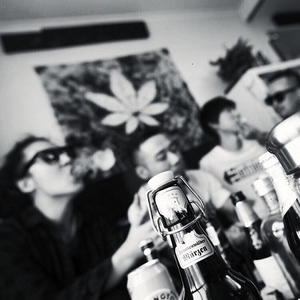 国产老头老妇女AAA片
